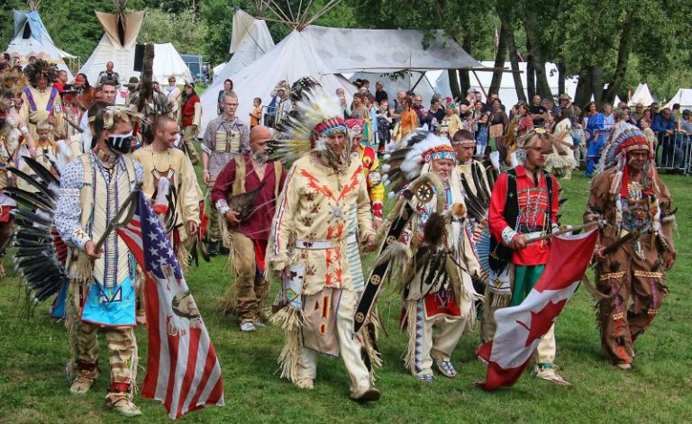 Beim Indianer Powwow kommt der Wilde Westen an den Bostalsee - St ...