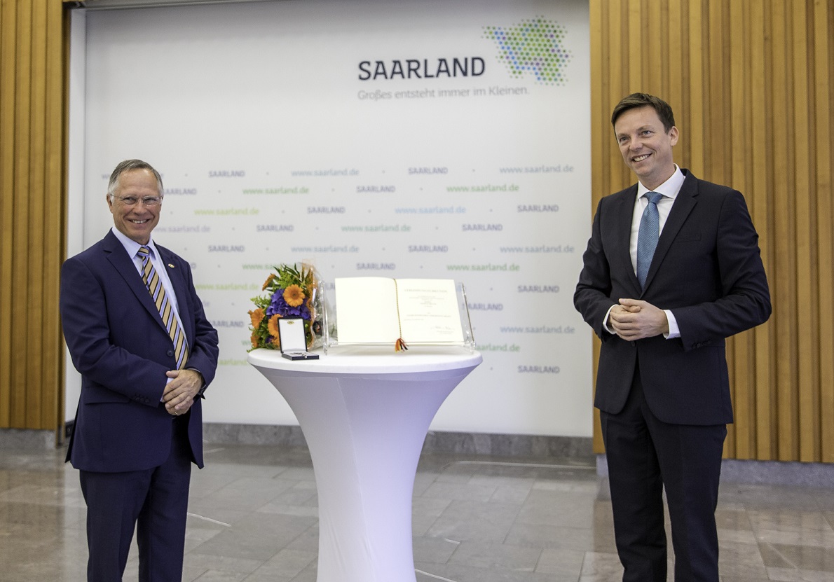 Tobias Hans mit Thomas Bruch bei der Verleihung des Saarländischen Verdienstordens.