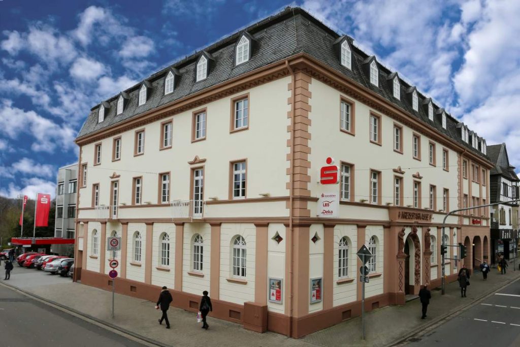 Freie Wähler wollen Gewinne der Kreissparkasse für den Landkreis nutzen