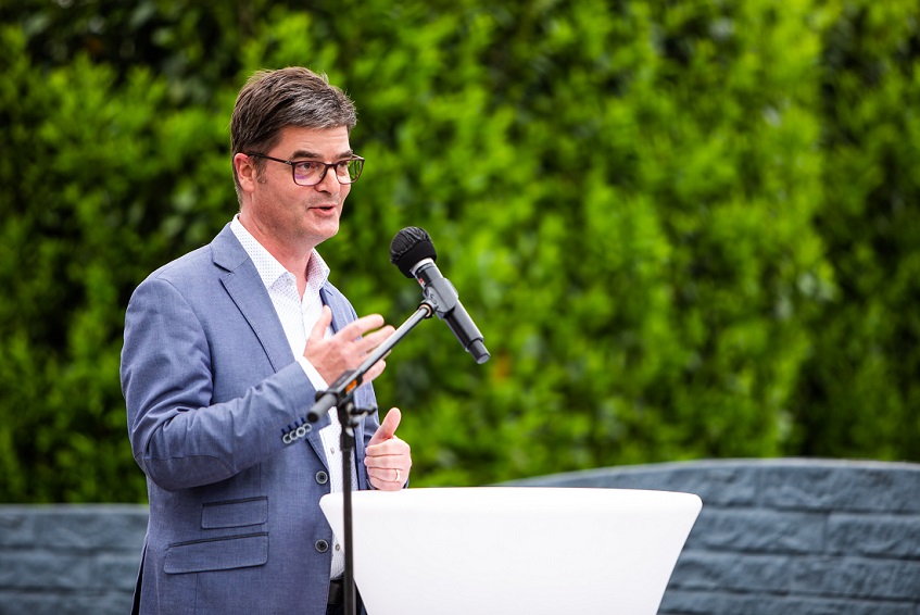 Bürgermeister Andreas Veit, Innovative LED-Technik Nohfelden-Eiweiler