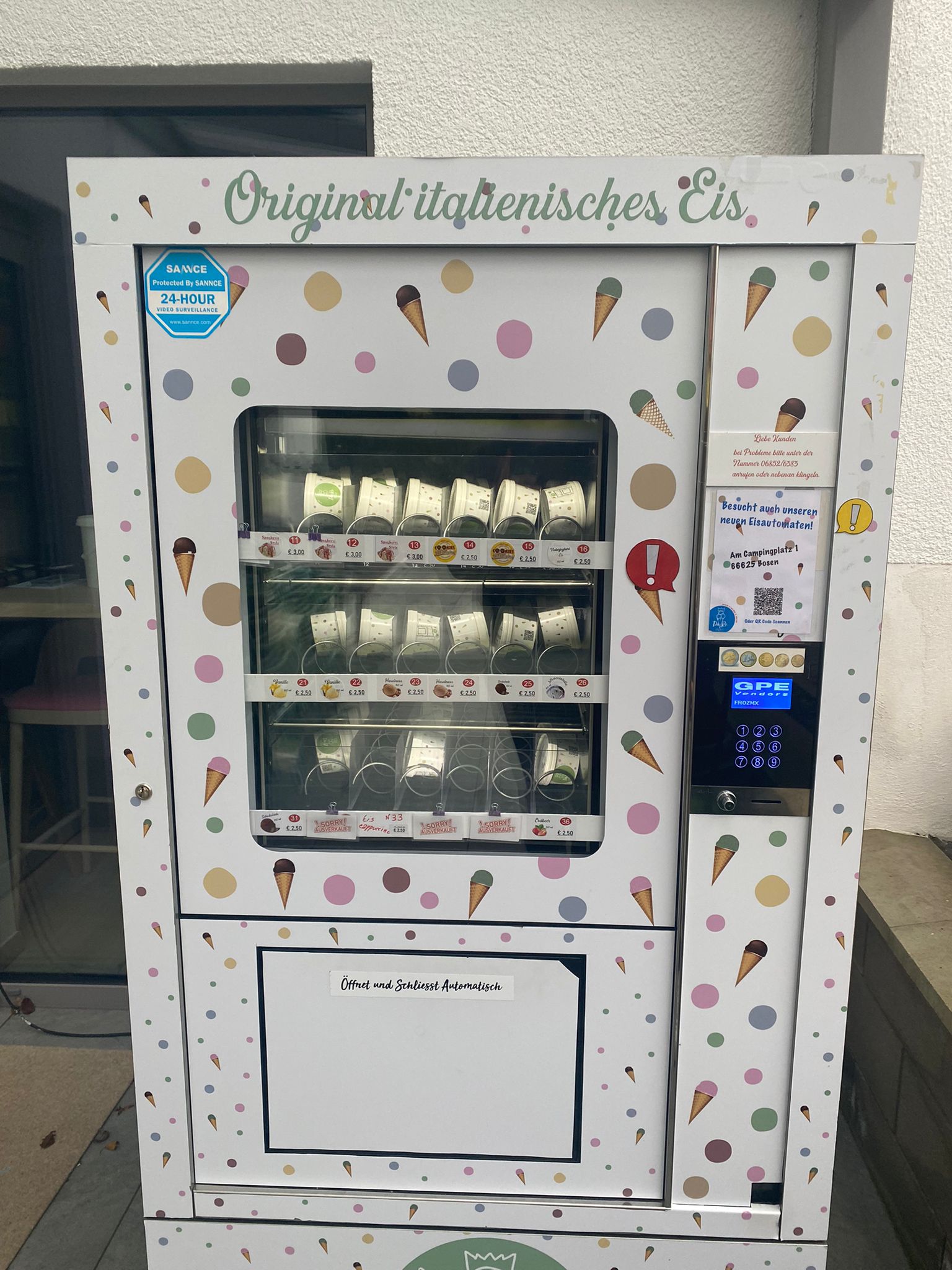 Der Eisautomat in Bosen (Foto: Leo Zitzmann)