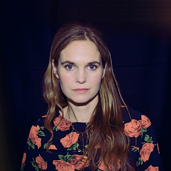 Ein Foto von der Sängerin Dota Kehr (Fotografin: Annika Weinthal)