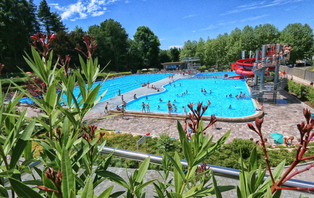 Sommernachtsparty, Vereinstag und Familienfest laden zum Jubiläum ins Freibad St. Wendel ein