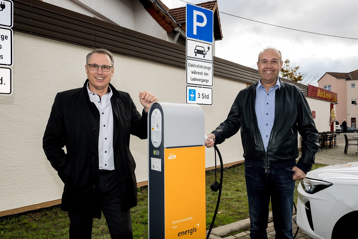 Offizielle Inbetriebnahme der ersten öffentlichen E-Ladesäule in Oberthal