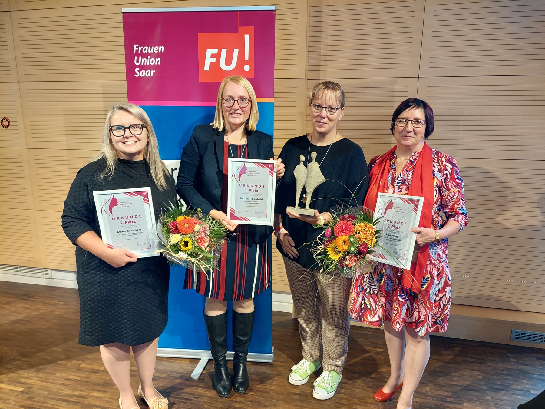 von links nach rechts: Agata Schubert, FU-Landesvorsitzende Anja Wagner Scheid, Siegerin Sabrina Theobald, Rita Monz.