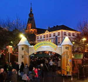 das eingangstor des weihnachtsmarktes st. wendel