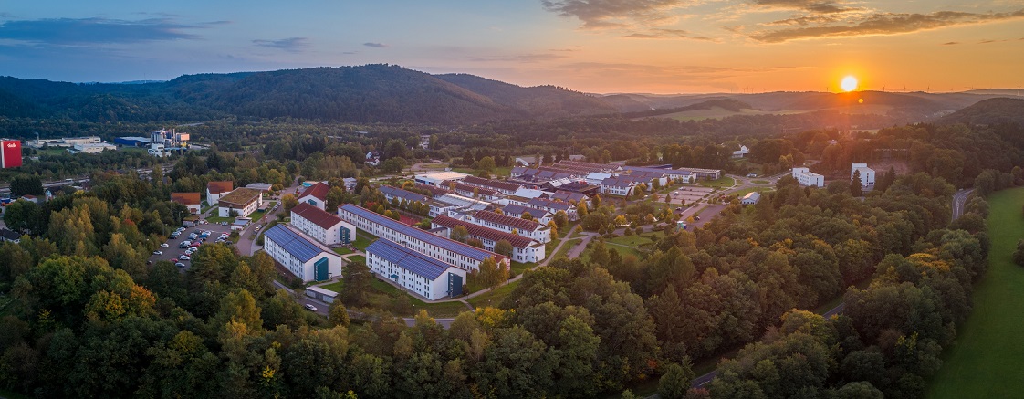 Panoramabild: Der Umtwelt-Campus Birkenfeld aus Vogelperspektive (Foto: Christopher Müller-Dönnhoff)