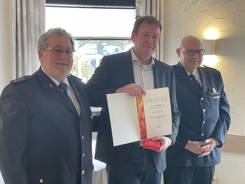 Kreisbrandinspekteur Dirk Schäfer erhielt letzte Woche das Deutsche Feuerwehr-Ehrenkreuz in Silber