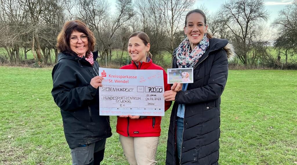 Fotografin Ina Mathieu-Davidshöfer Tina Schuh, Vorstand Hundesportzentrum St.Wendel, Trainerin Welpen Uta Sullenberger, Beisitzerin Ally hilft e.V.