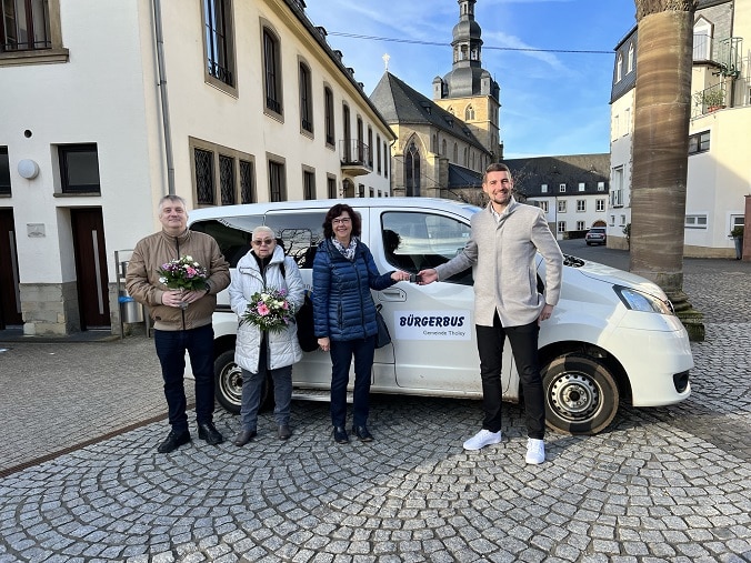 Bürgermeister Andreas Maldener (rechts) freut sich über das neue Angebot für die Tholeyer Bürgerinnen und Bürger. (Foto: Gemeinde Tholey)