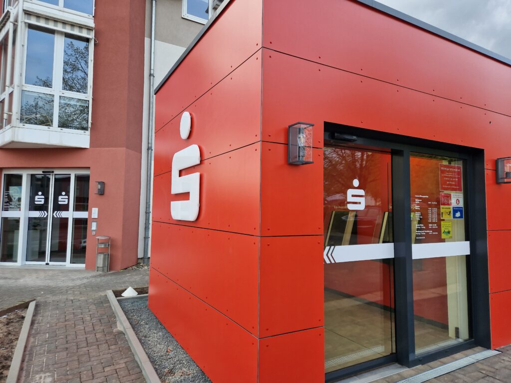 Sparkasse in Otzenhausen wieder eröffnet