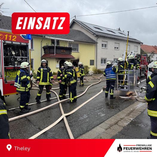 Feuerwehr löscht Küchenbrand in Theley