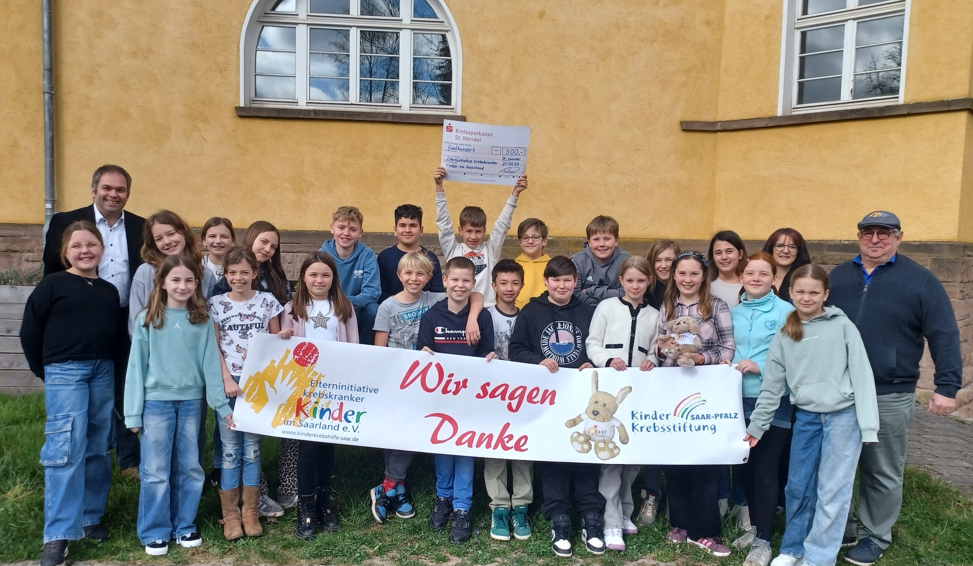 5c spendet an "Elterninitiative krebskranker Kinder"