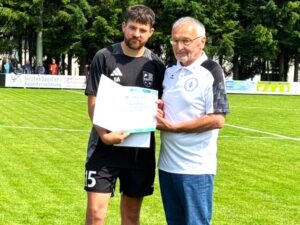 Bostalsee: Bixente Amberger wird als „Fußballheld“ ausgezeichnet