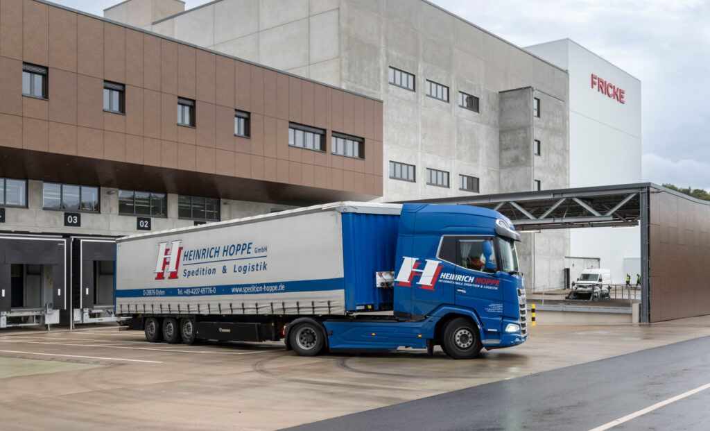 Fricke eröffnet neues Logistikzentrum in Tholey