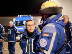 Roland Theis informierte sich über Arbeit und Ausstattung der Freisener THW-Kräfte