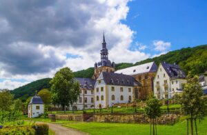 Benediktinerabtei Tholey bietet Kunst- und Geschichtsführungen an Wochenenden an