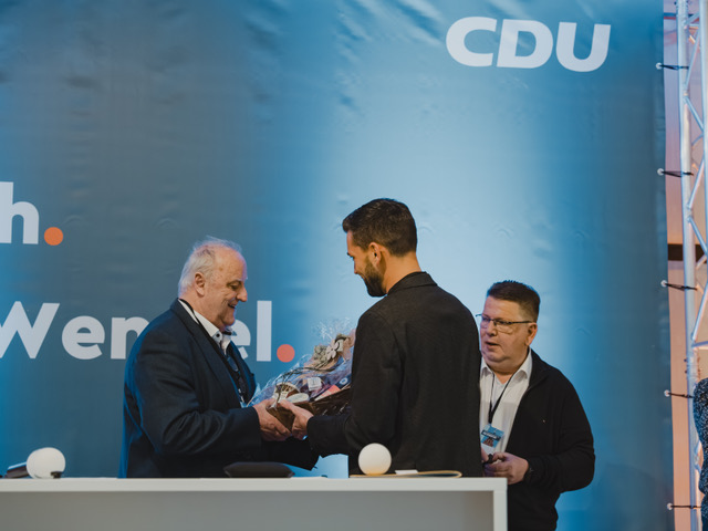 Klaus Bouillon erhält Auszeichnung für fünf Jahrzehnte CDU-Engagement