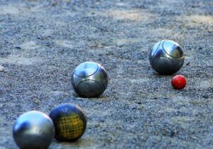Kreisstadt lädt zu kostenlosem Boule-Training für ältere Menschen ein