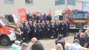 Feuerwehr St. Wendel nimmt Hilfeleistungslöschfahrzeug und Erkundungswagen in Betrieb