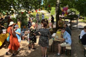St. Wendeler Waldorfkindergarten feiert Sommerfest mit Jahrmarkt-Motto