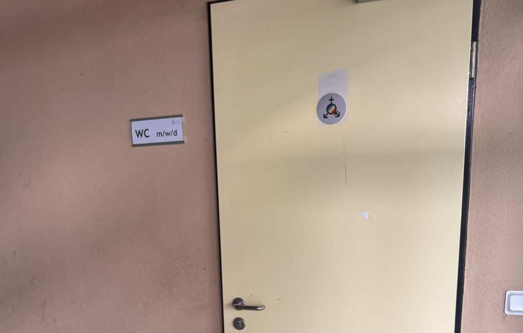 Toilettenregelung am Cusanus-Gymnasium sorgt bei Eltern für Diskussionen