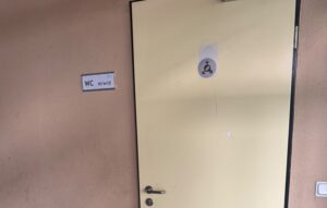 Toilettenregelung am Cusanus-Gymnasium sorgt bei Eltern für Diskussionen