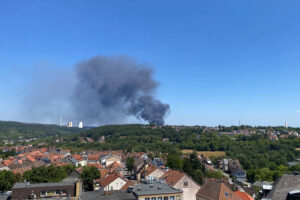 Recyclingbetrieb in Wellesweiler brannte auf 1.300 Quadratmetern – Rauch zog bis St. Wendel
