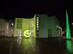 Junge Kunstfans können beim Museumsabend in St. Wendel Stofftaschen bemalen und Ausstellungen erkunden