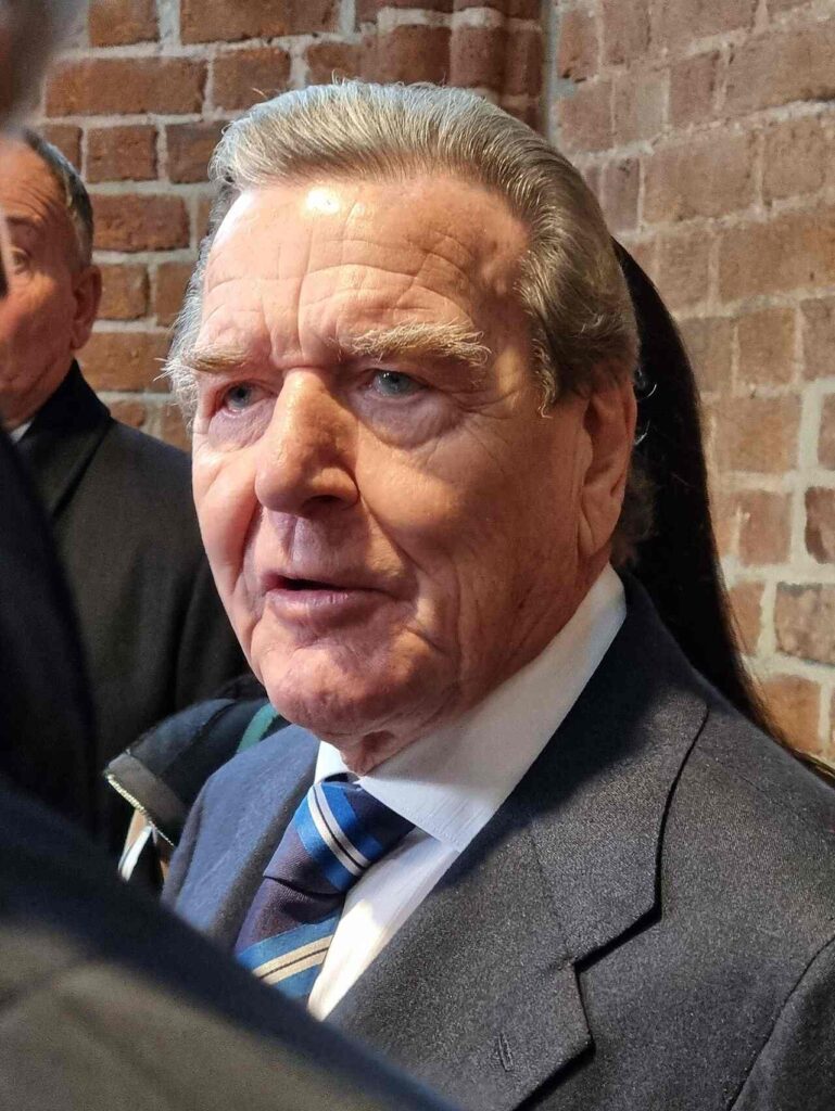 Altkanzler Schröder übernimmt neuen Posten bei Globus in Russland