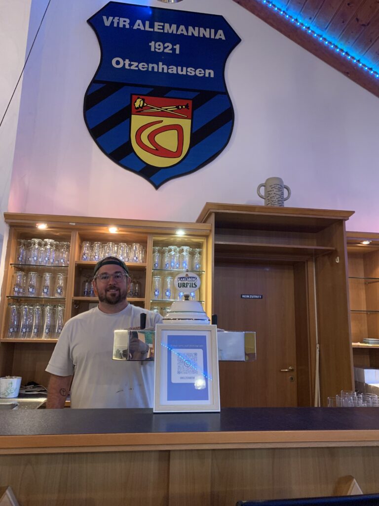 Ex-Schulleiter eröffnet Bistro am Sportplatz in Otzenhausen